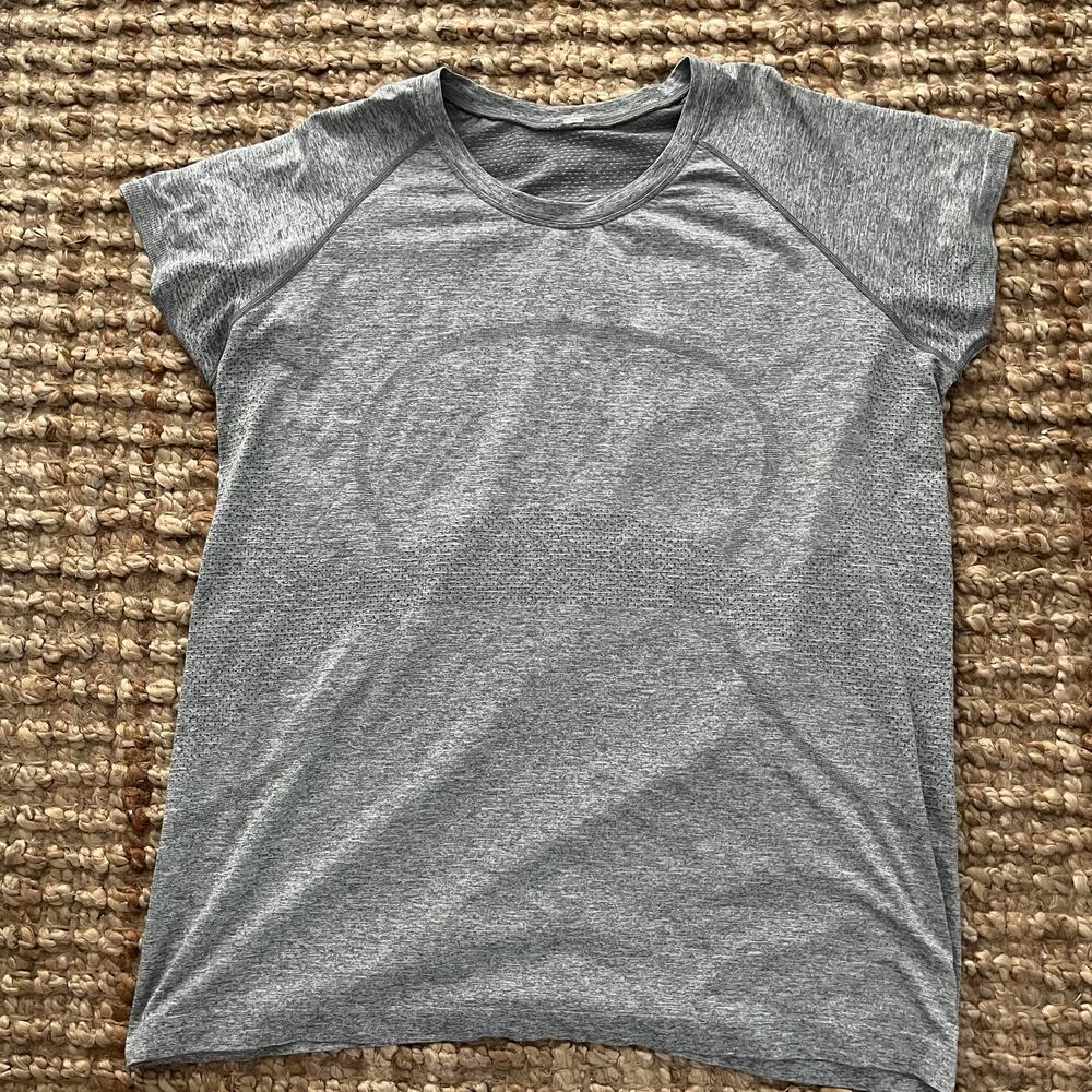 Lululemon Swiftly Tech Short Sleeve Shirt Gray Hip Length Women's Size 20